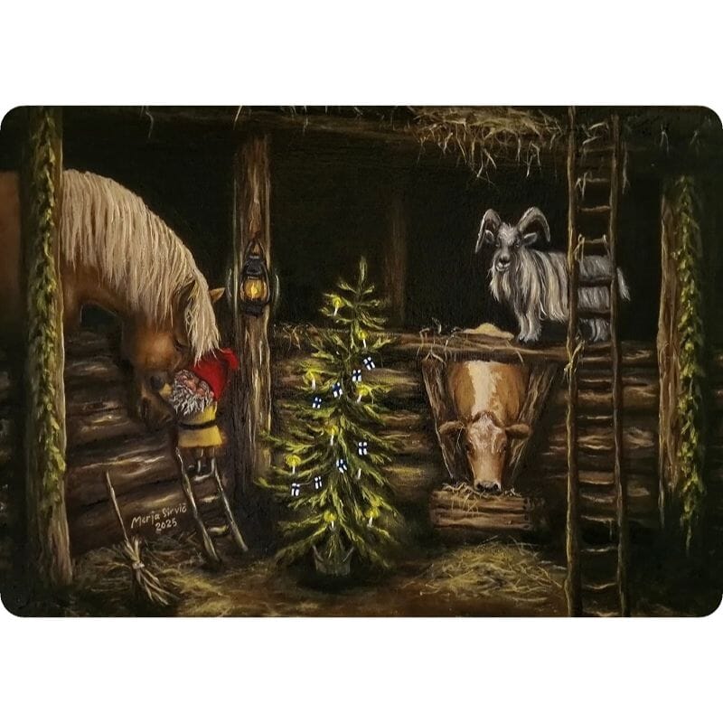Merja Sirviö Artin Jouluyön tallivuoro -joulukortti, jossa tonttu huolehtii hämyisen tallin suomenhevosesta, vuohesta ja lehmästä. Tallia valaisee myrskylyhty ja tallin keskellä seisova joulukuusi, joka on koristeltu sinivalkoisella lippunauhalla.
