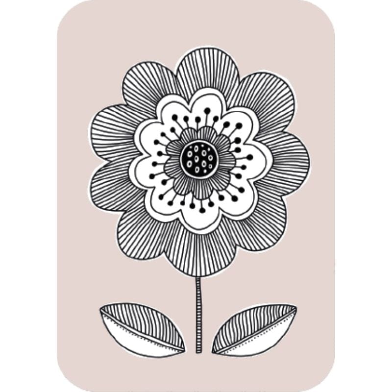 BedaPrintin Kukka - postikortti, jossa vanhan roosan sävyisellä taustalla mustalla ja valkoisella piirretty kukka.