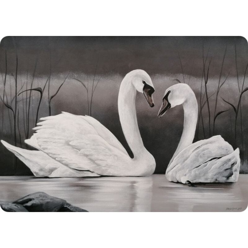 Merja Sirviö Artin Sinun ainiaan -postikortti, jossa mustavalkoinen maalattu kuva kahdesta toisiaan kohti kääntyneestä joutsenesta.