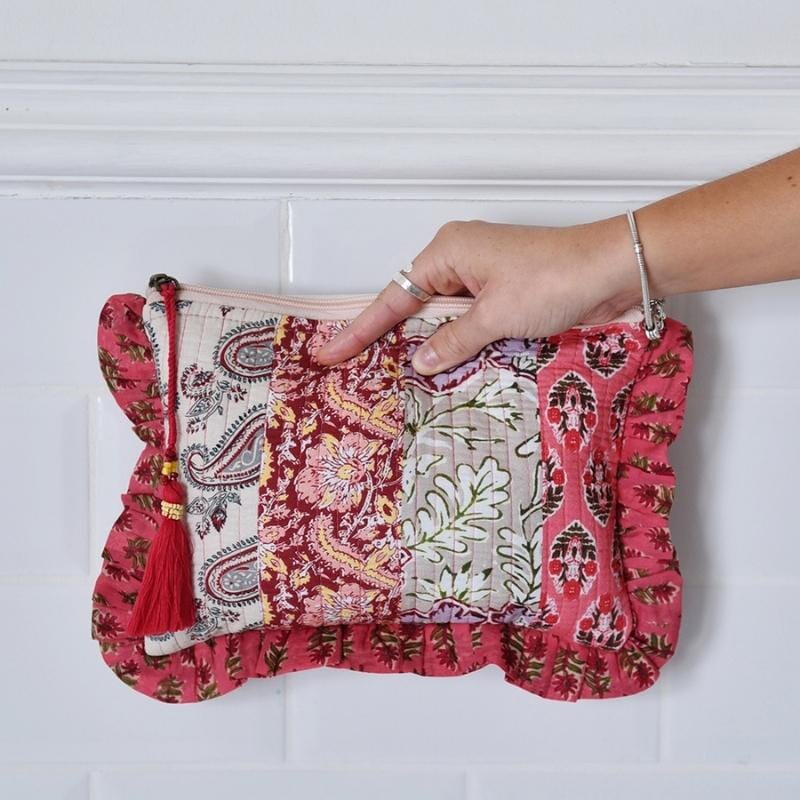 Toilettilaukku - Red & Pink Quilted Laukut Powell Craft 