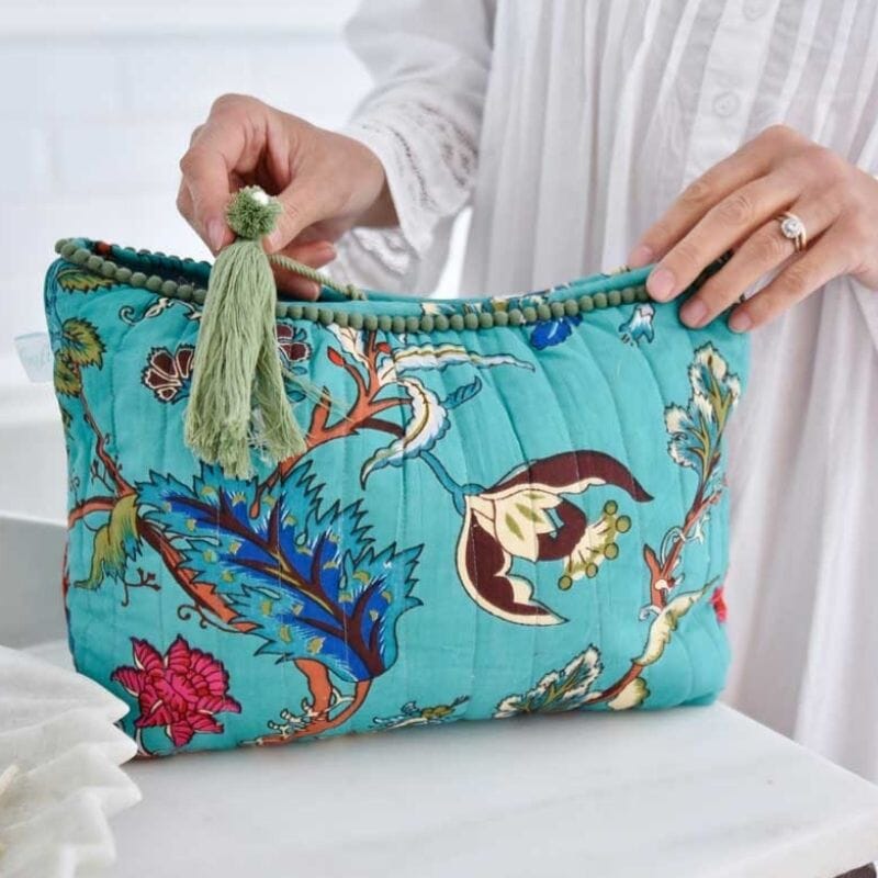 Toilettilaukku - Teal Exotic Flower Print Laukut Powell Craft 