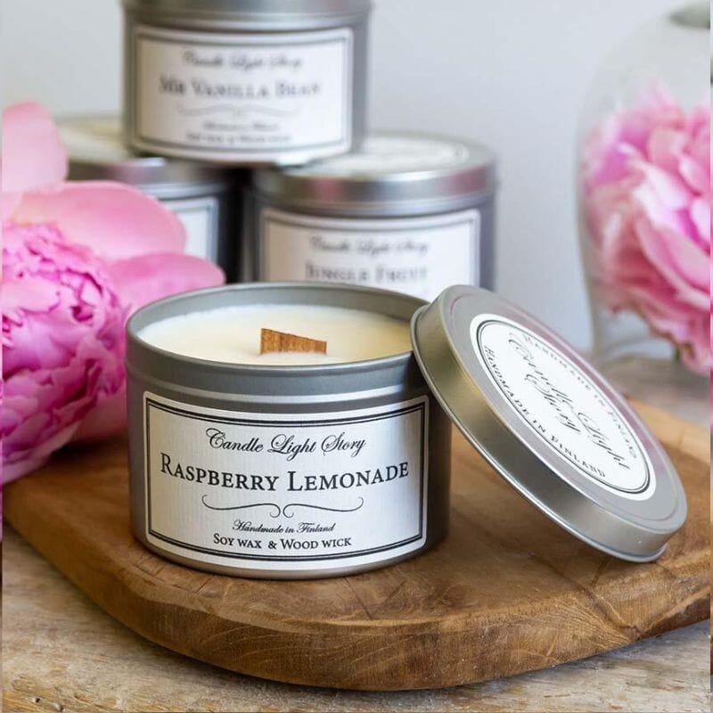 Tuoksukynttilä puusydämellä - Raspberry Lemonade Tuoksukynttilä Candle Light Story 