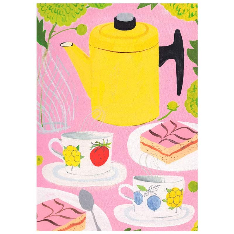 Kehvola Designin Aleksanteri-postikortti, jonka maalatussa kuvituksessa vaaleanpunaisella taustalla aleksanterinleivoksia ja höyryävää kahvia iloisissa suomalaisissa designastioissa.