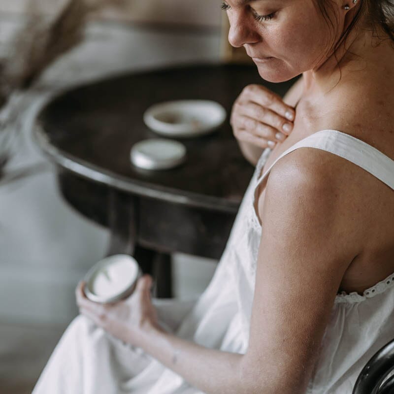 Ihastuttava Alppiruusu Vartalovoi 125 g- OUTLET Ihonhoitotuotteet Kaurilan Sauna 